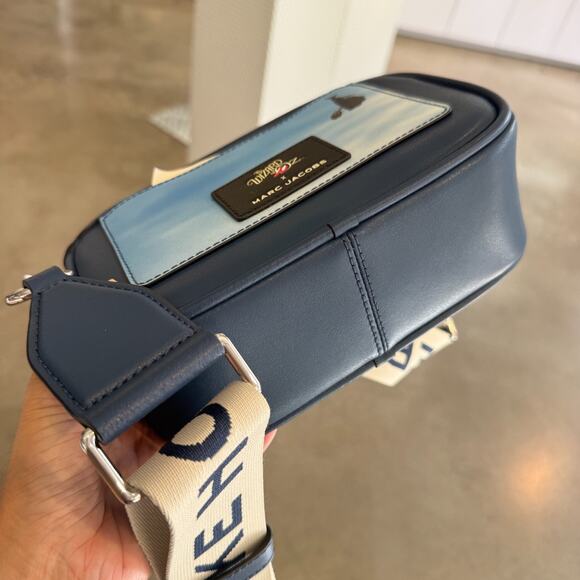 Marc Jacobs x ‘The Wizard of Oz’ Flash Crossbody - Picture 7 of 10